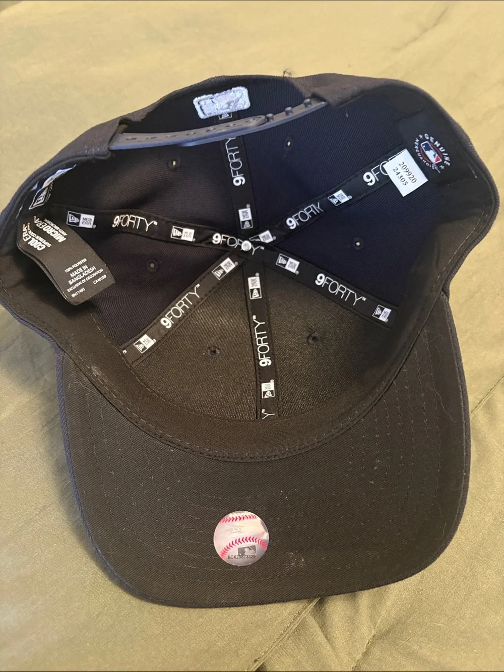 New Era Navy and White New York Yankees 9FORTY Cap